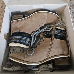 Anne Klein Sport Boots, Size 8, NWT